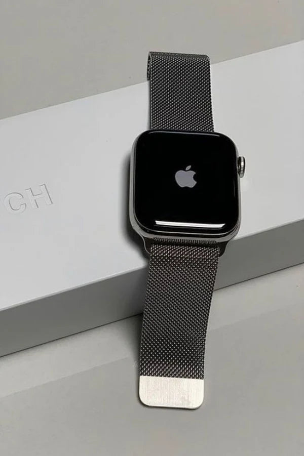 Series 11 Apple Logo Smartwatch 45mm